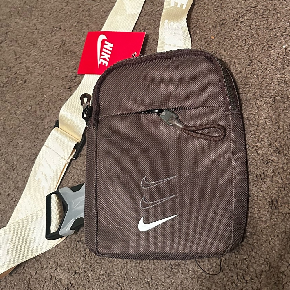 Nike crossbody sling bag